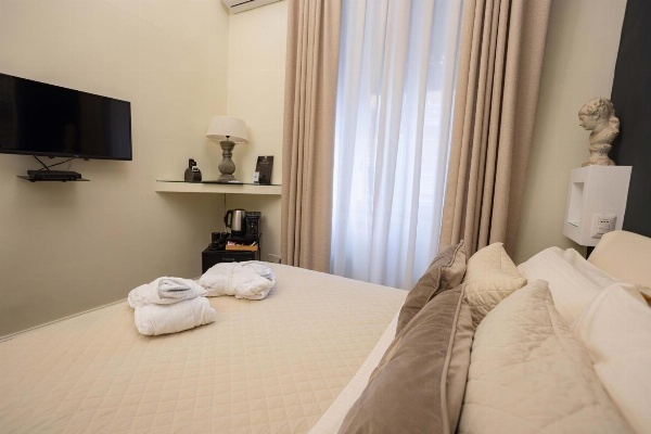 Domus Deorum Deluxe image 6